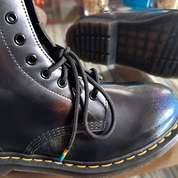 DR. MARTENS 1460 For Pride Boot New - Picture 9 of 9